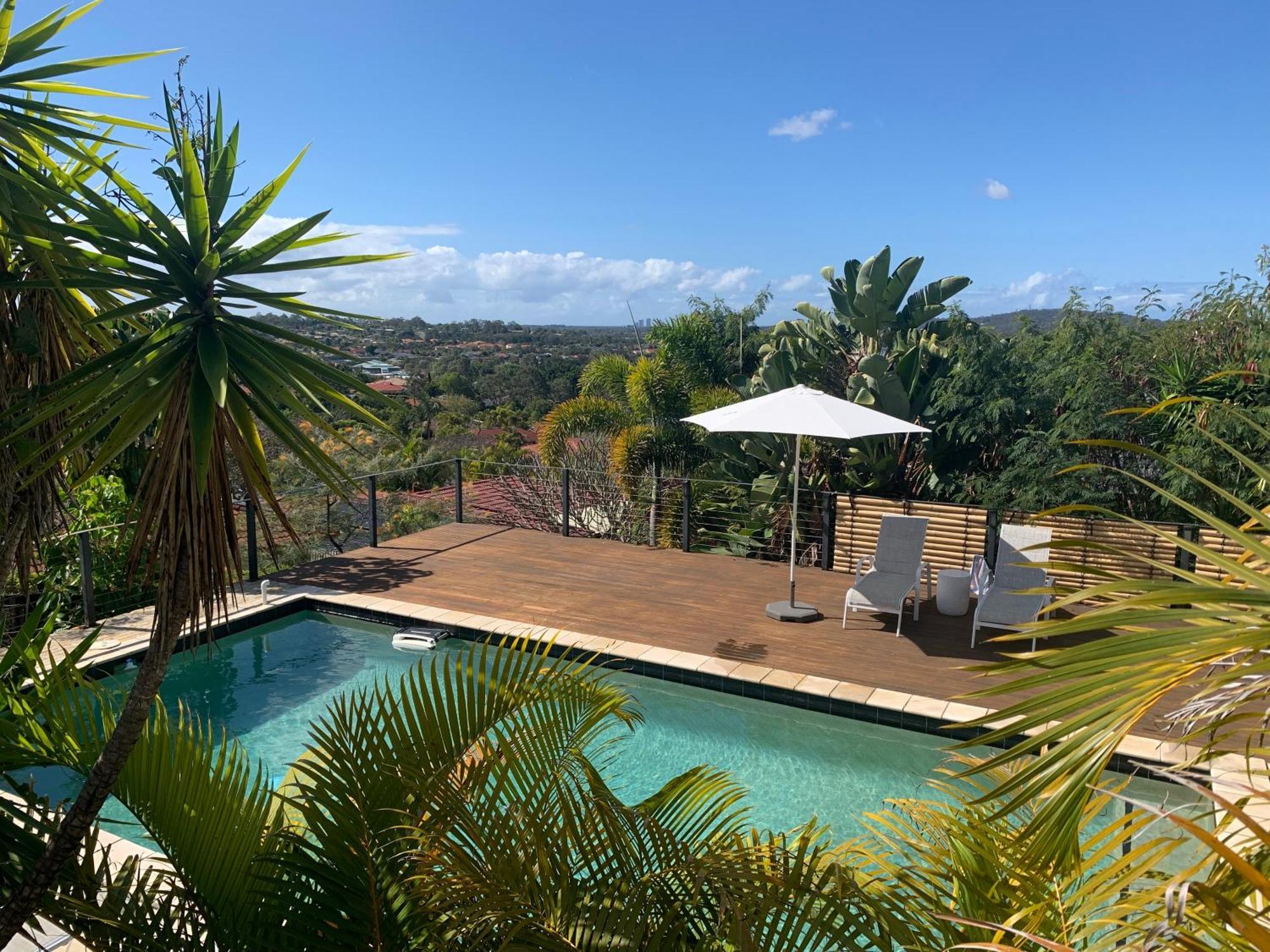 Uninterrupted Uphill View & Big Pool Holiday home