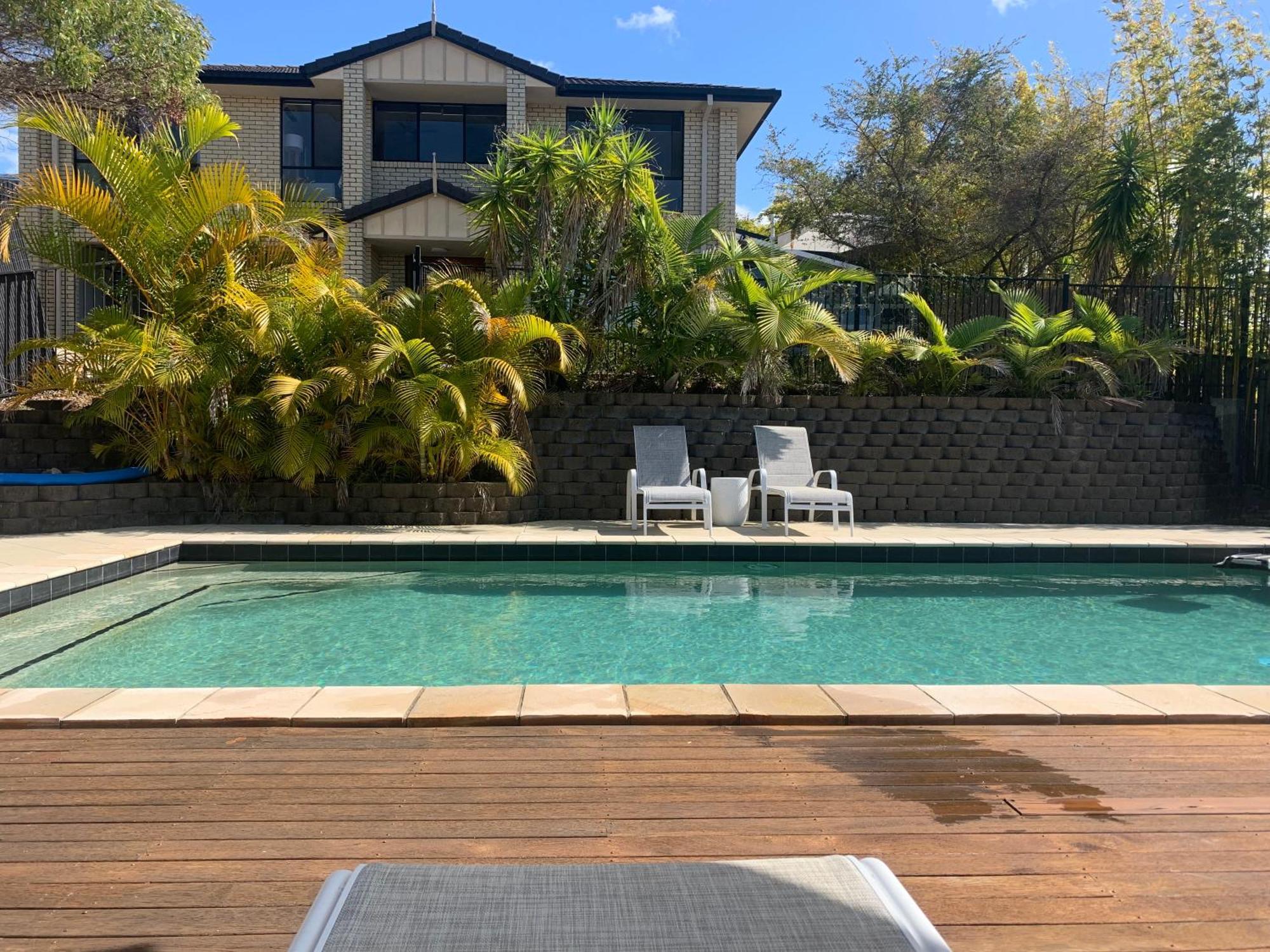 Holiday home Uninterrupted Uphill View & Big Pool Gold Coast
