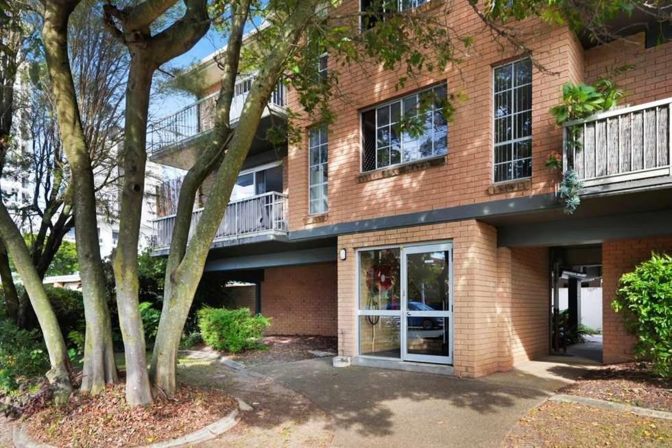 Apartment Newly Renovated Unit In Southport