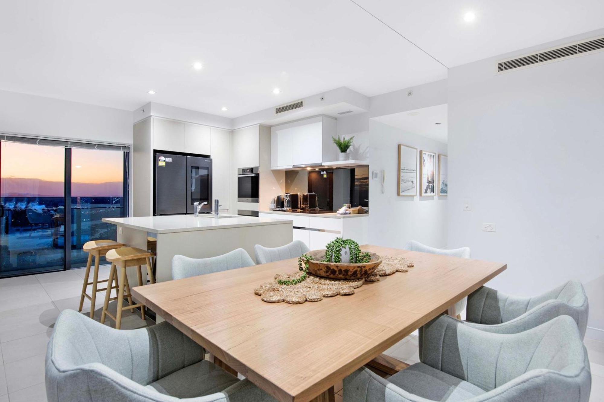 Soul Surfers Paradise: Oceanview Oasis Gold Coast
