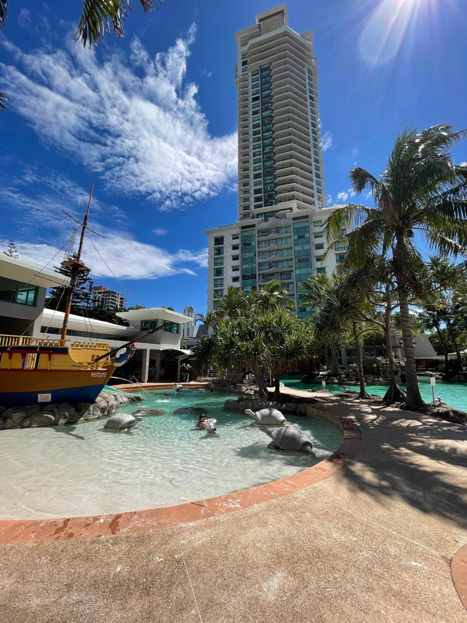 Apartment Crown Towers