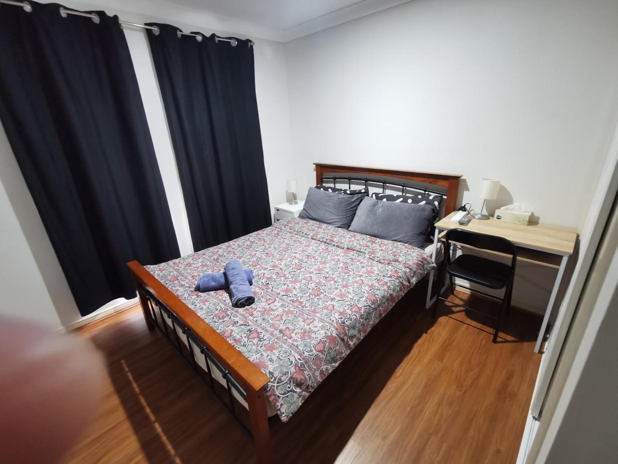 Shared House With Other Guests Near Shopping Center And Theme Parks Gold Coast