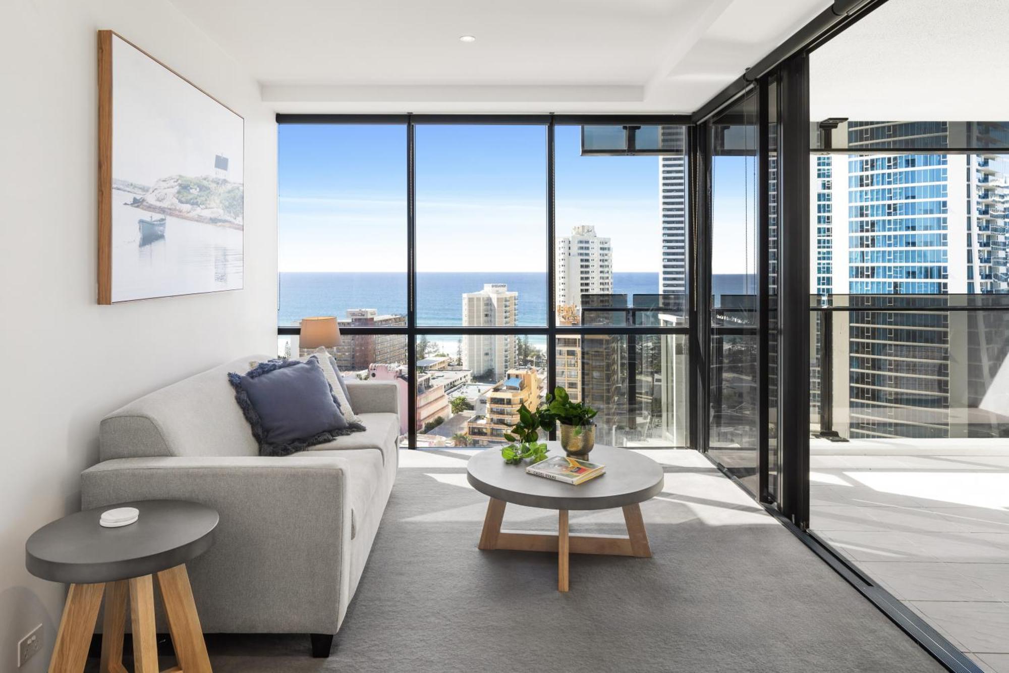 Aparthotel Circle On Cavill 4*