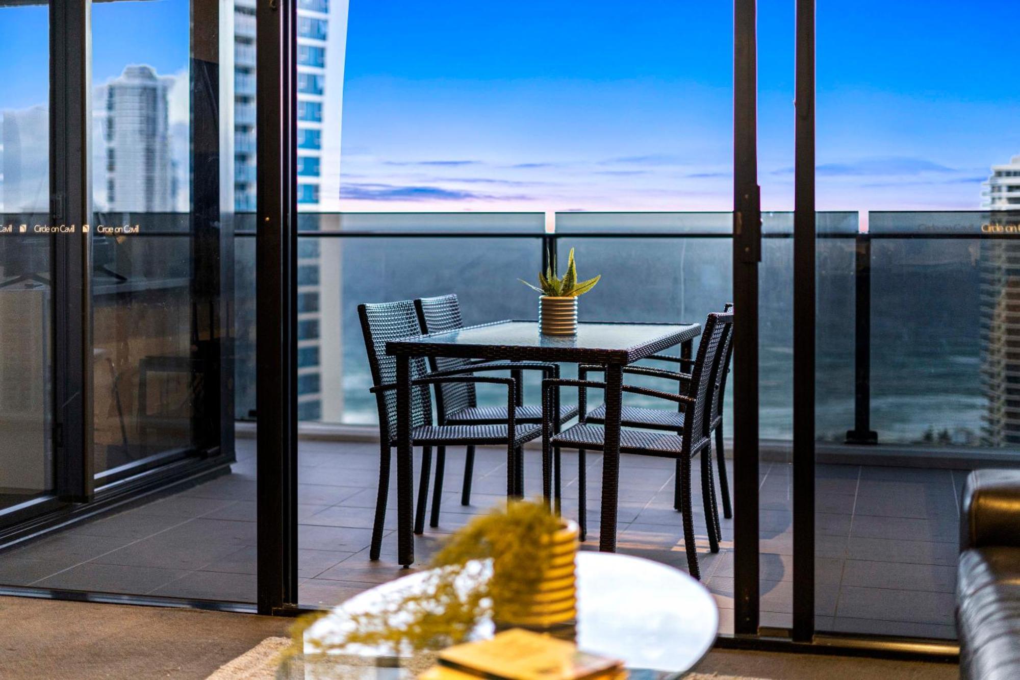 Ocean View With Balcony - Circle On Cavill - Location! - Self Contained & Privately Managed *
