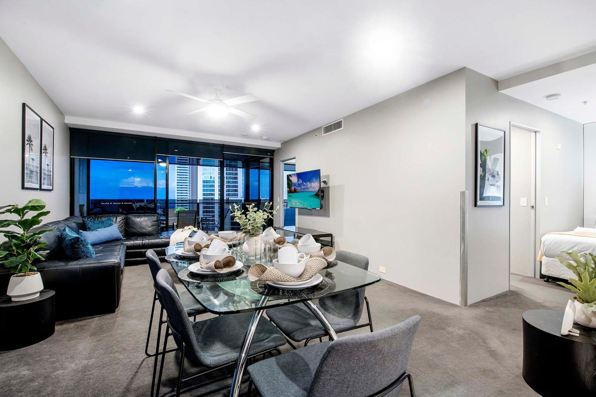 Apartment Ocean View With Balcony - Circle On Cavill - Location! - Self Contained & Privately Managed *