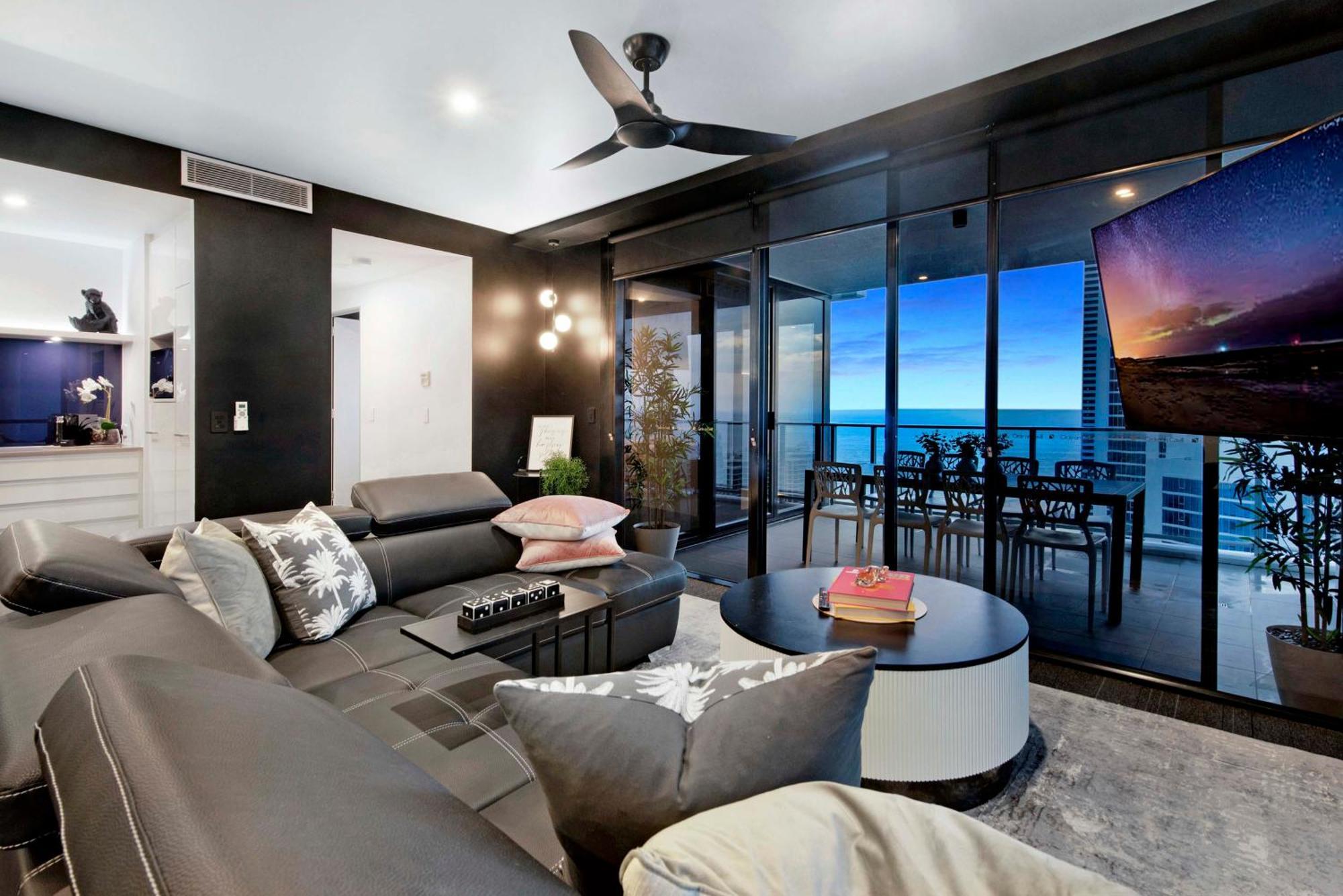 Ocean View With Balcony - Circle On Cavill - Location! - Self Contained & Privately Managed Apartment Gold Coast