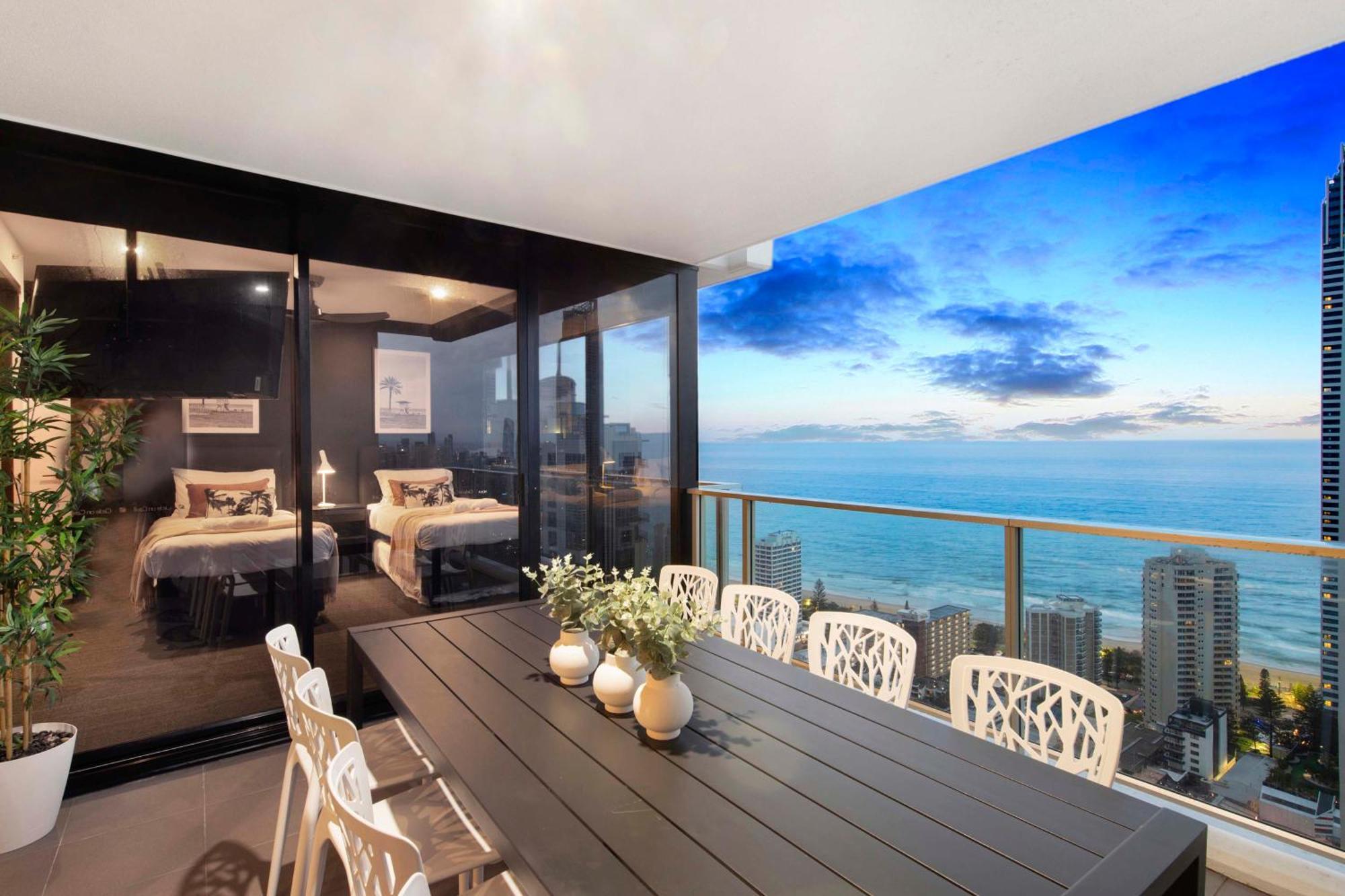 Ocean View With Balcony - Circle On Cavill - Location! - Self Contained & Privately Managed Apartment