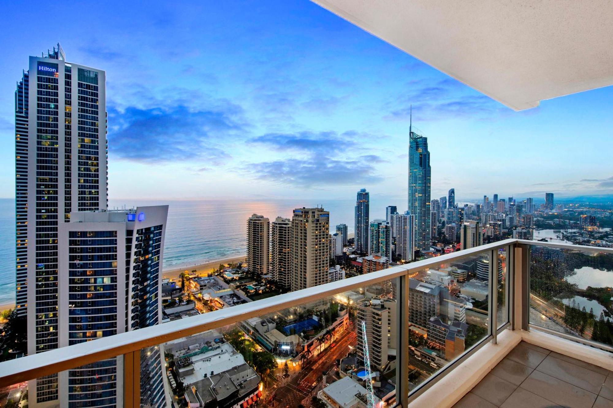 Apartment Ocean View With Balcony - Circle On Cavill - Location! - Self Contained & Privately Managed *