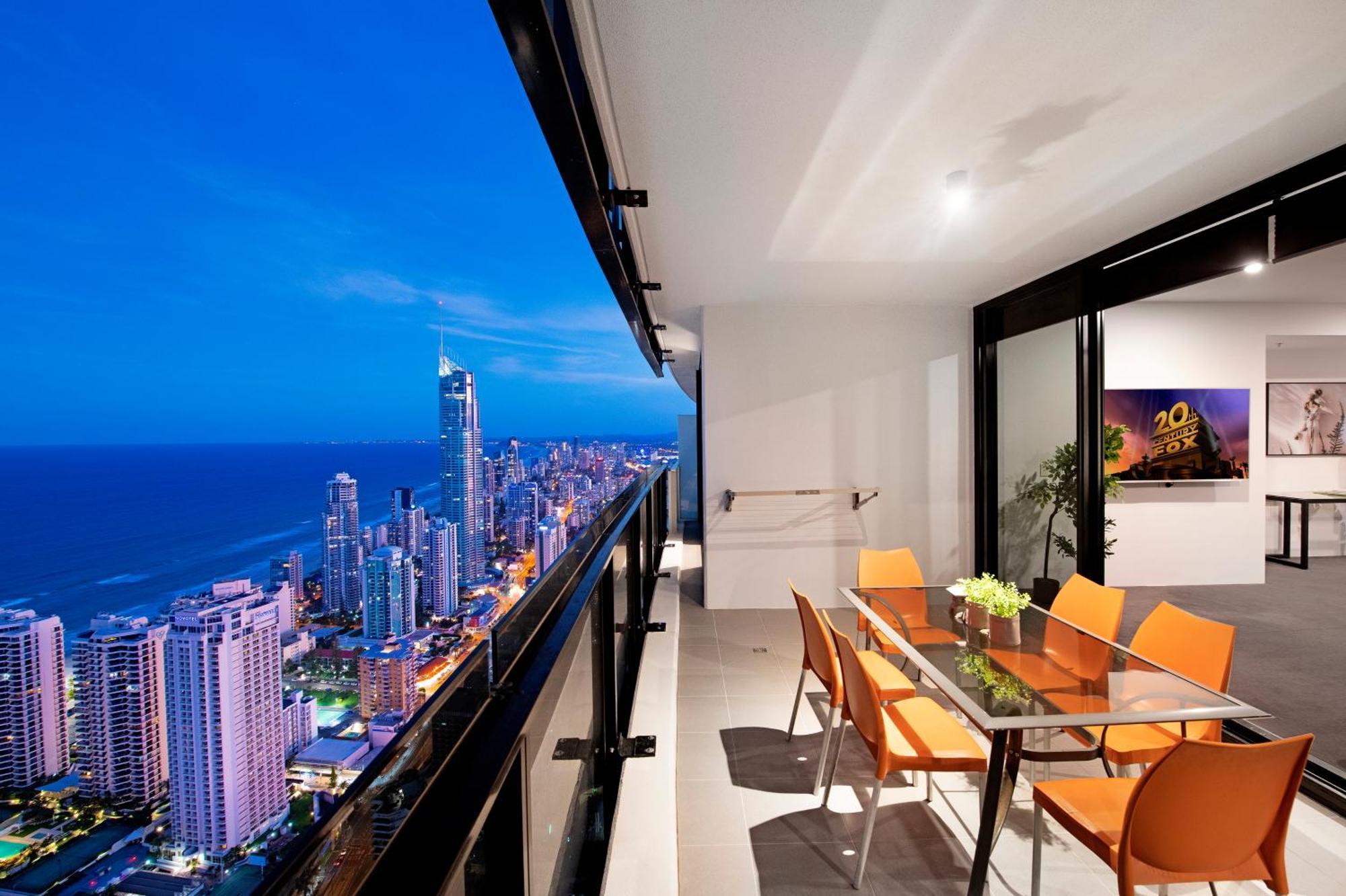 Ocean View With Balcony - Circle On Cavill - Location! - Self Contained & Privately Managed Apartment Gold Coast