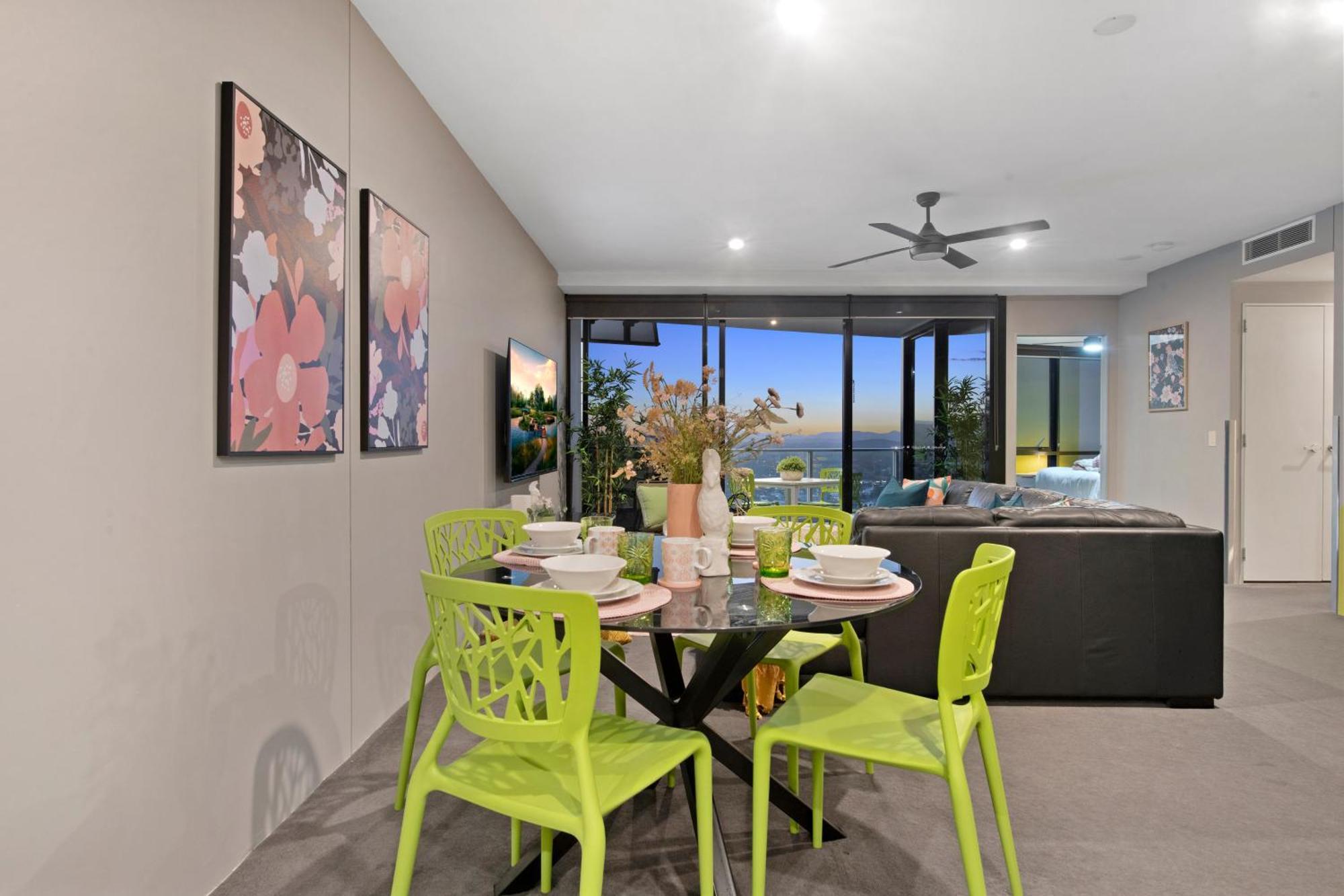 Apartment Two Bedroom Self Contained - Circle On Cavill - Privately Managed