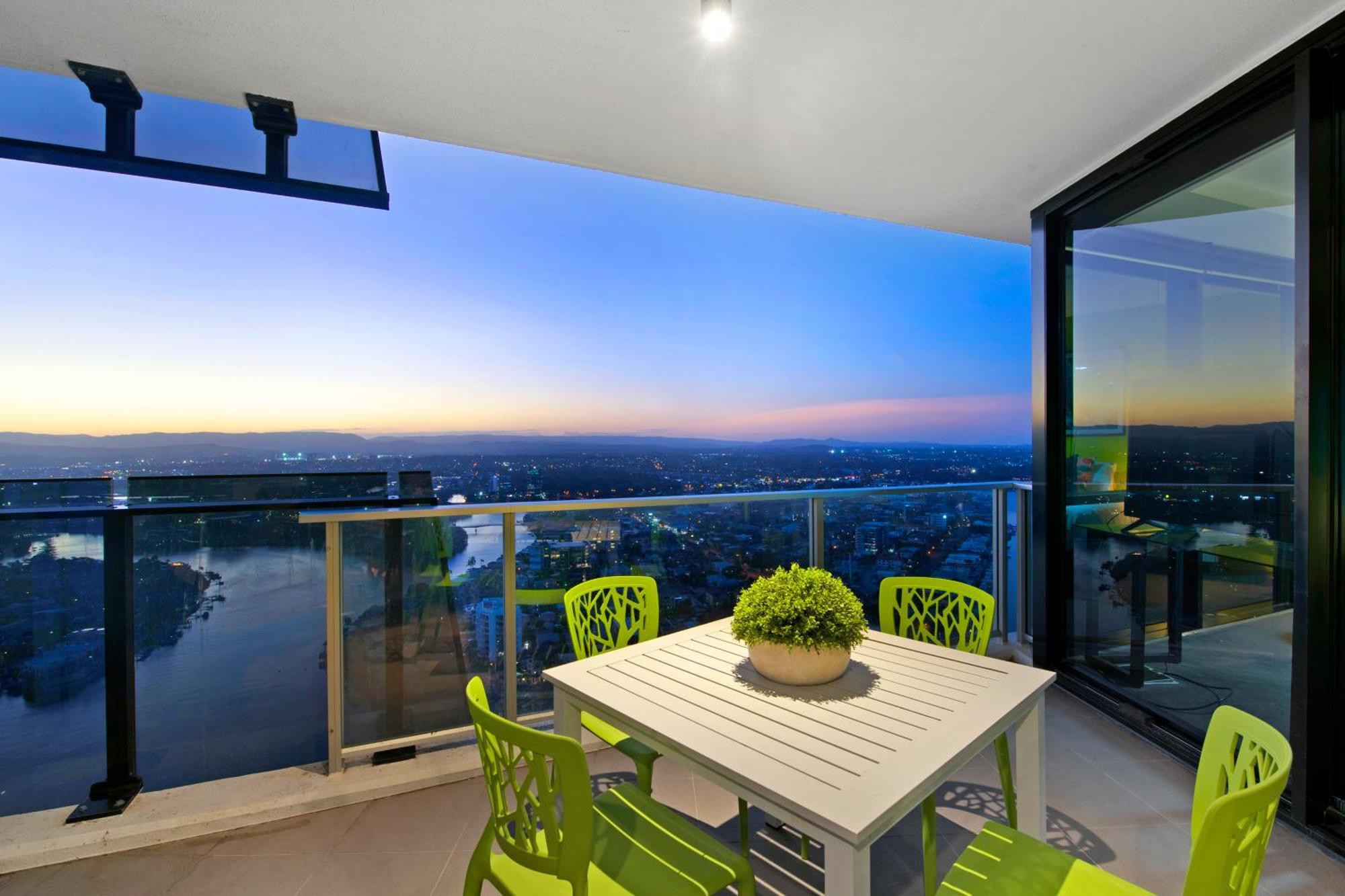 Two Bedroom Self Contained - Circle On Cavill - Privately Managed Apartment *