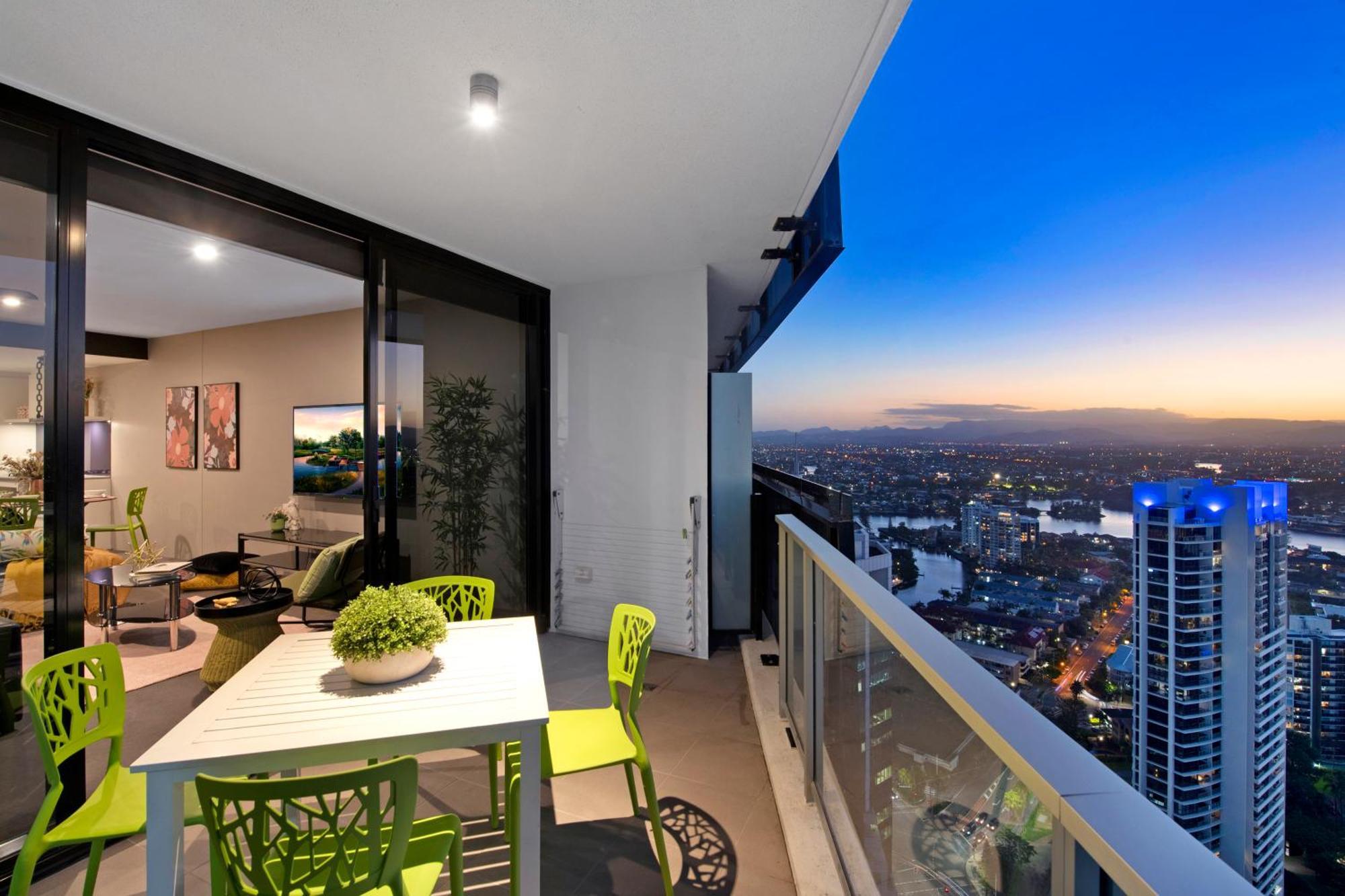 Two Bedroom Self Contained - Circle On Cavill - Privately Managed