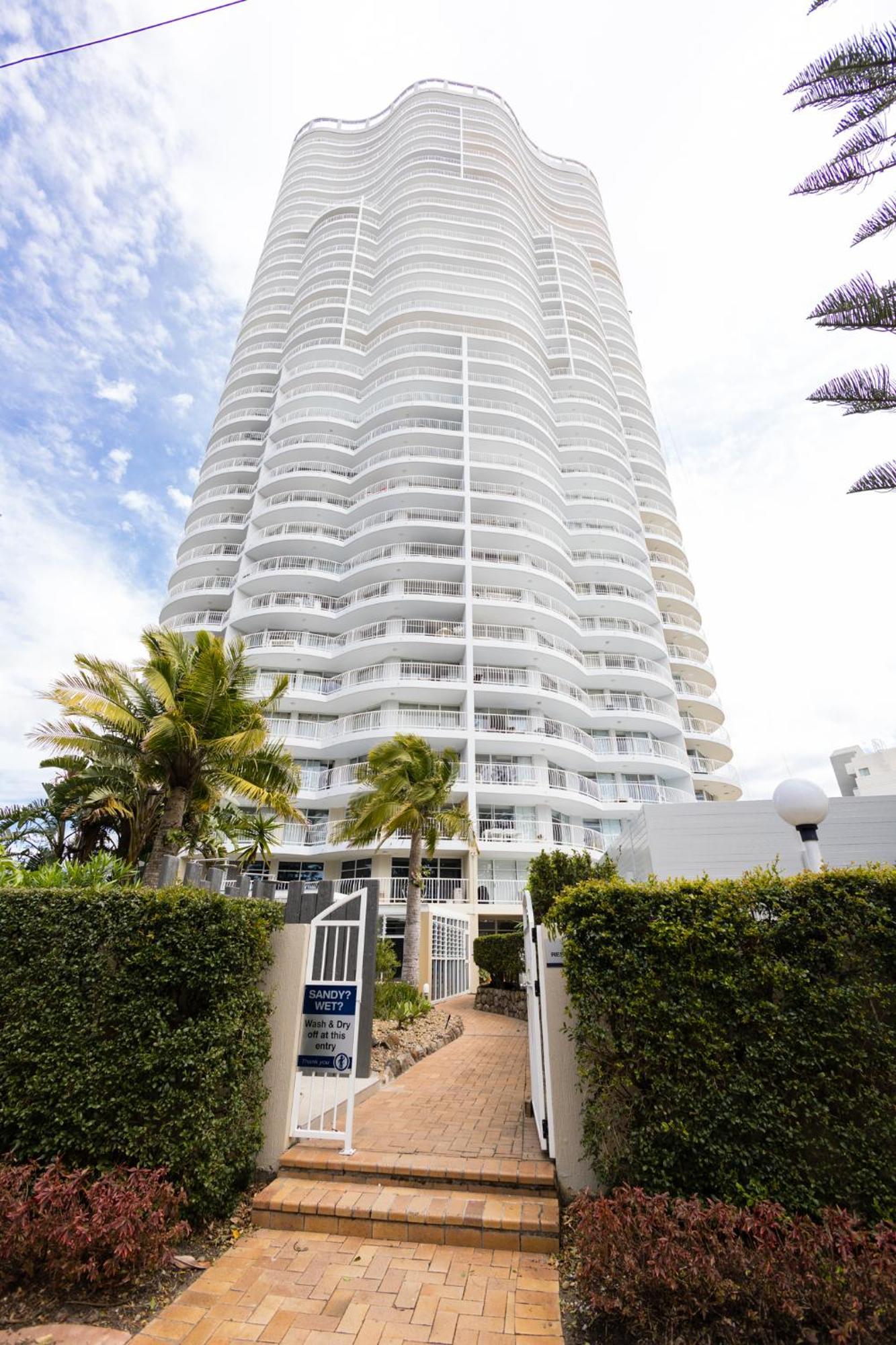 Burleigh Surf 4* Gold Coast