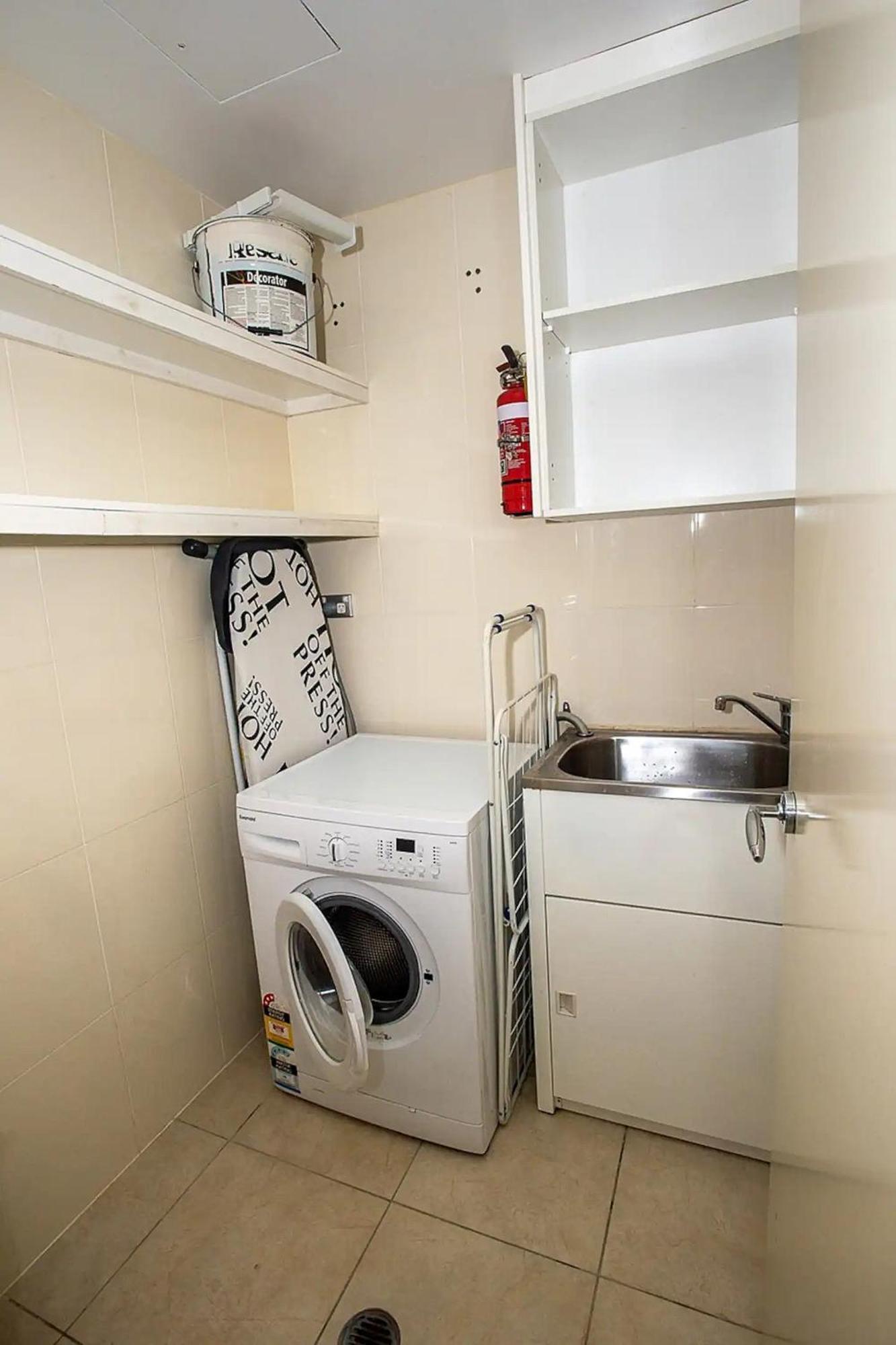 Exquisitely Furnished 2 Bedroom Apartment! * Gold Coast