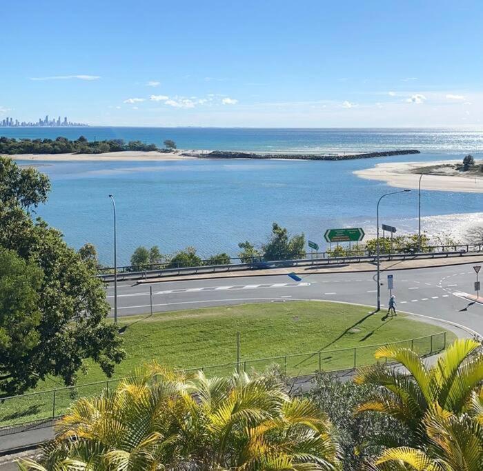 Currumbin Stunning Ocean Views! Apartment