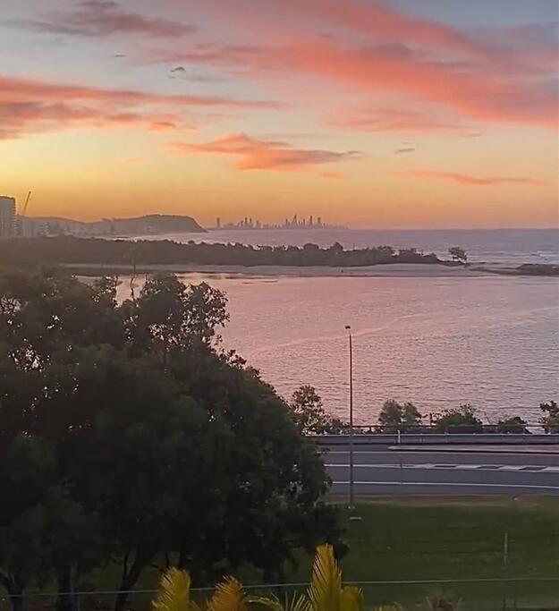 Currumbin Stunning Ocean Views! *