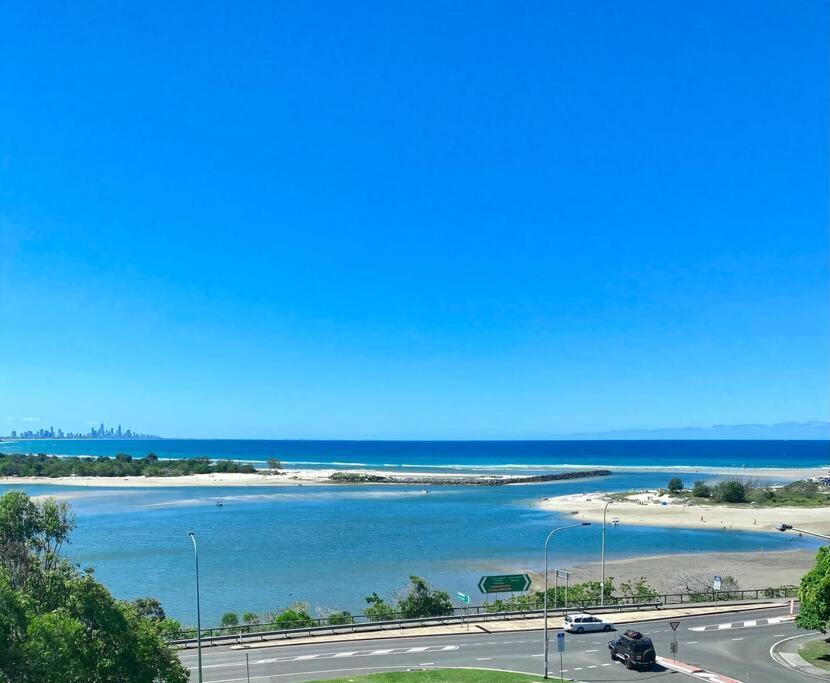 Currumbin Stunning Ocean Views! Apartment *