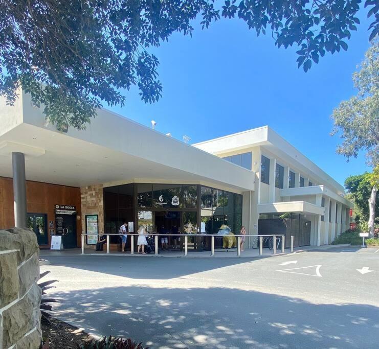 Currumbin Stunning Ocean Views! Apartment