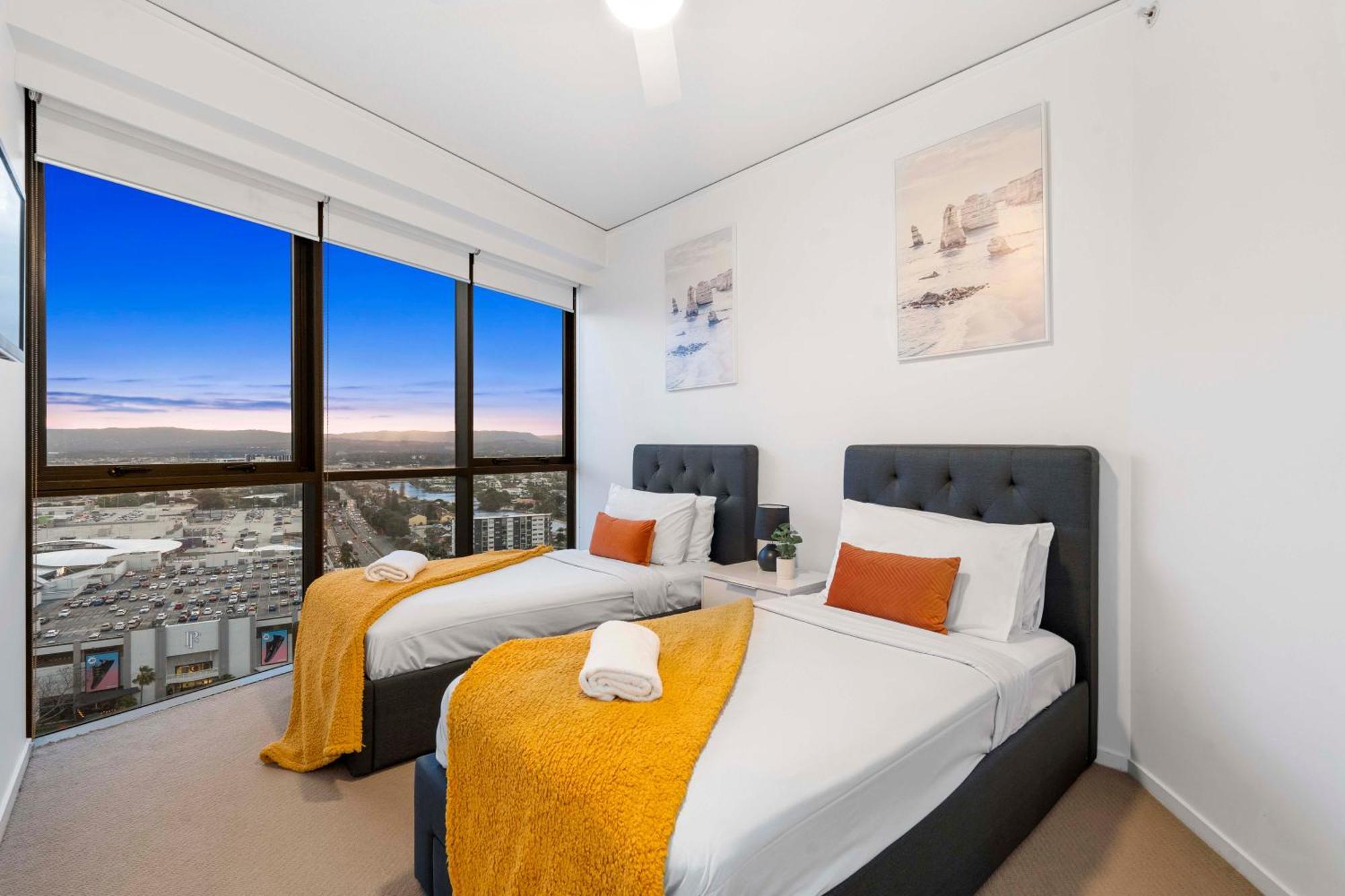 Apartment Sierra Grand Broadbeach - Self Contained & Privately Managed Gold Coast