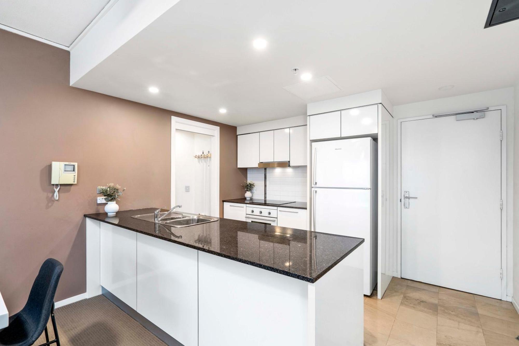 Apartment Sierra Grand Broadbeach - Self Contained & Privately Managed