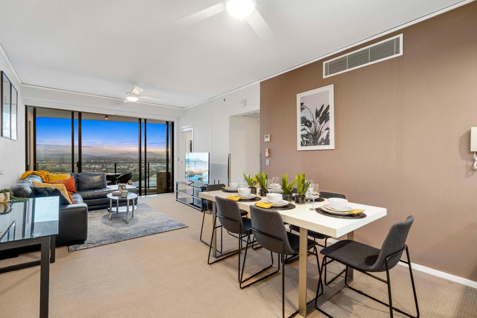 Sierra Grand Broadbeach - Self Contained & Privately Managed *