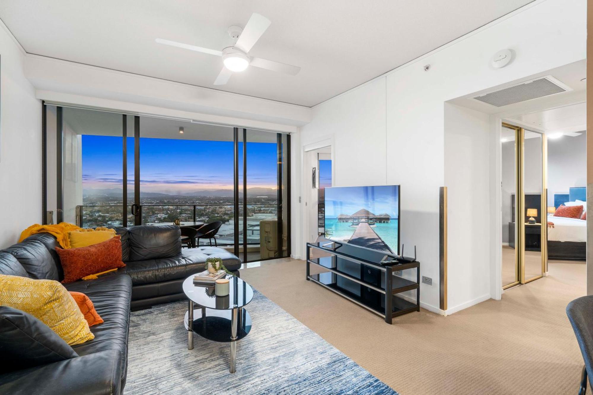 Sierra Grand Broadbeach - Self Contained & Privately Managed * Gold Coast