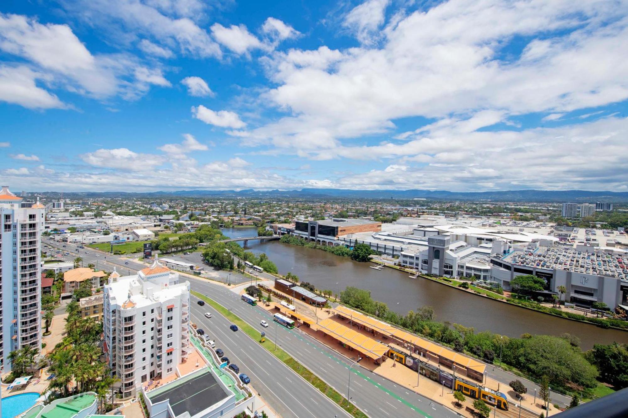 Sierra Grand Broadbeach - Self Contained & Privately Managed *