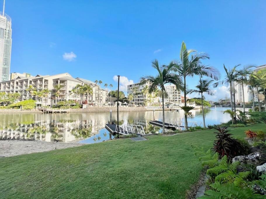 Apartment 50 K Surfers Paradise