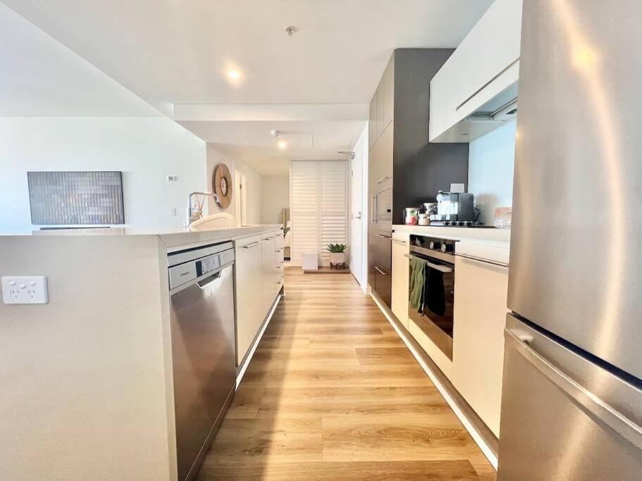 2202 Luxury The Wave Gold Coast