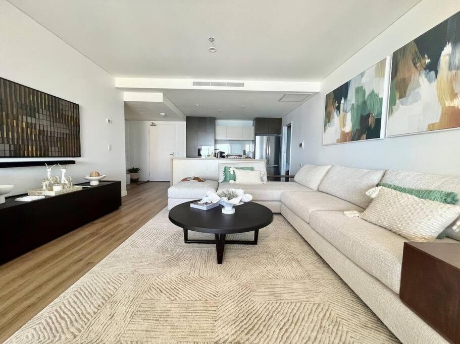 2202 Luxury The Wave