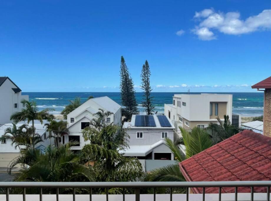 Jefferson Palms - Burleigh Letting *