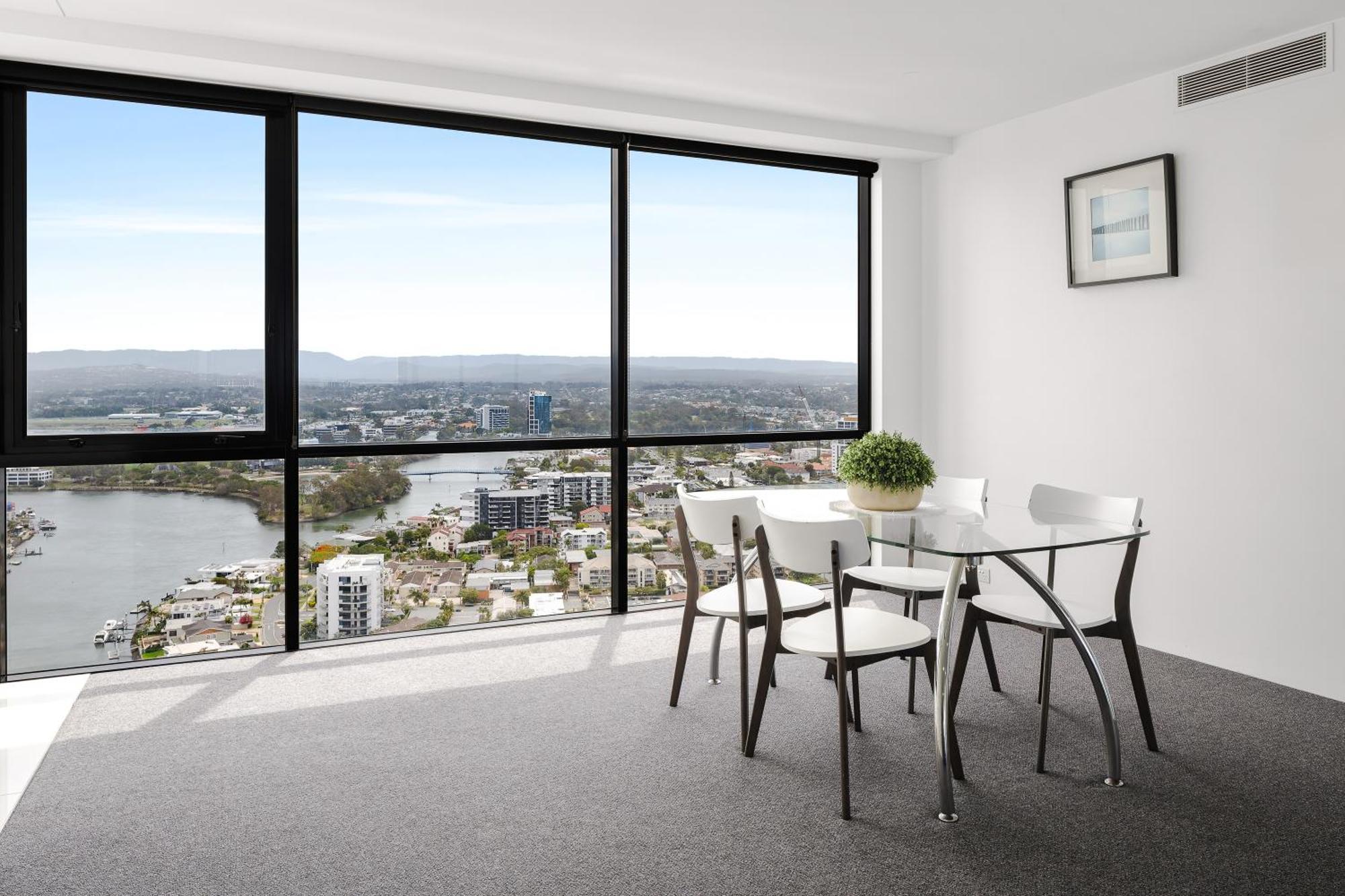 Aparthotel Circle On Cavill Gold Coast