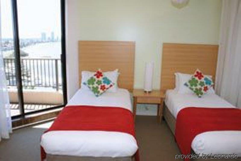 Sandy Point 3* Gold Coast