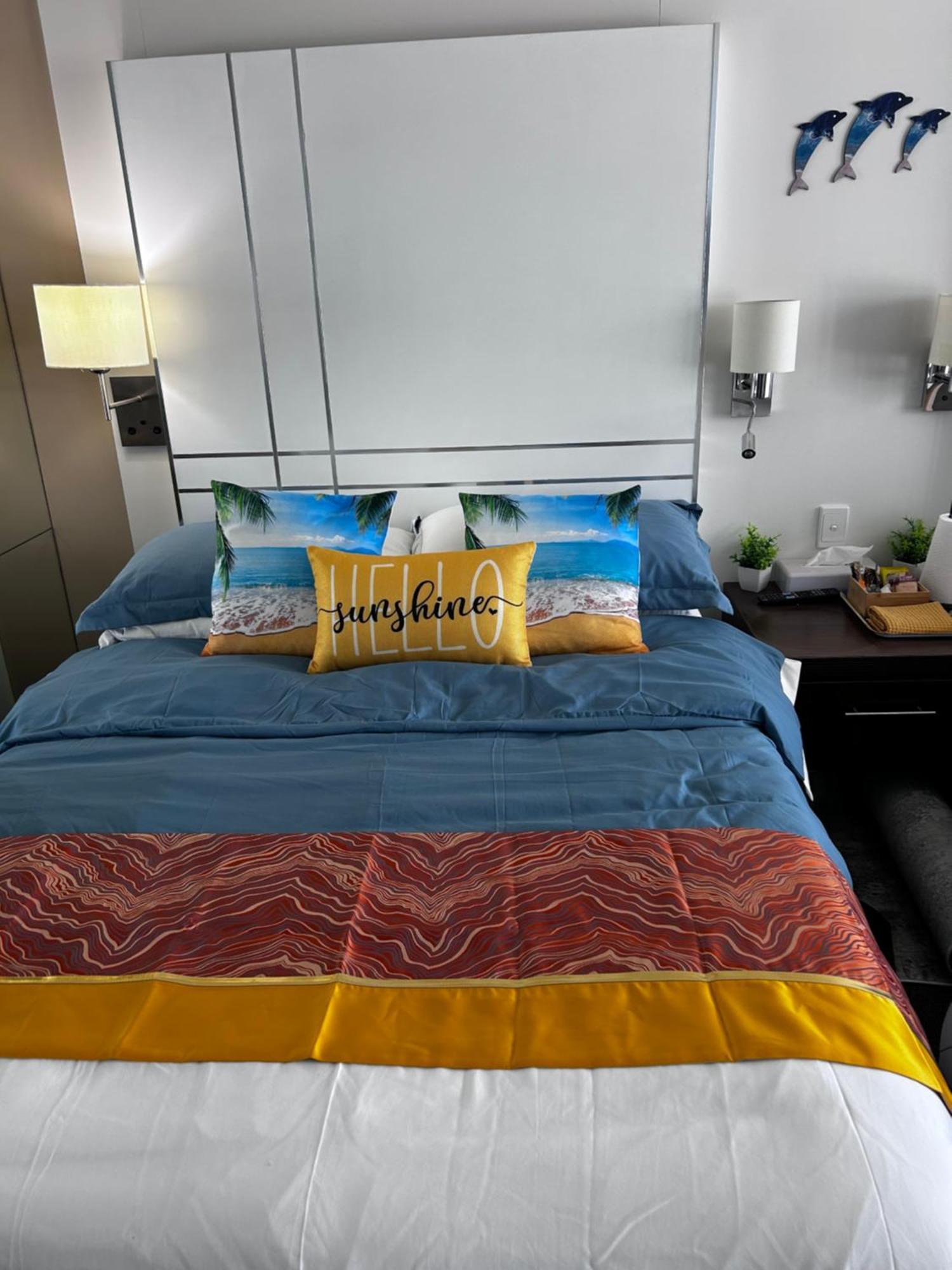 In The Heart Of Surfers Apartment *
