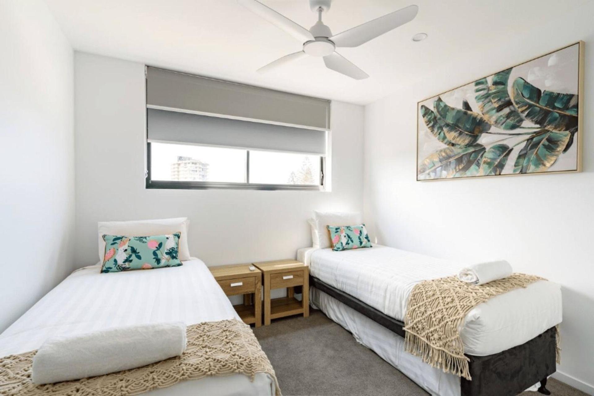 Palm Escape With Rooftop Pool - Coasthm Gold Coast
