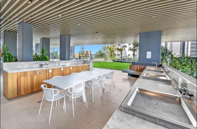 Beautiful Ocean View Signature Broadbeach *