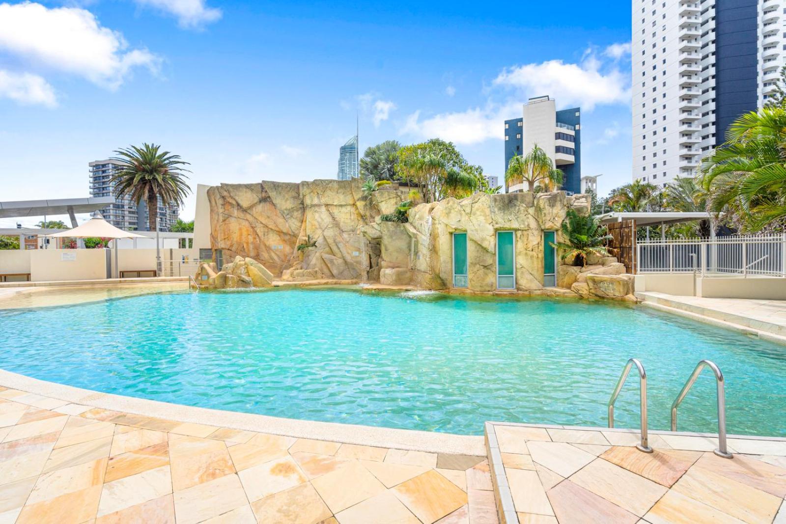 Apartment Wings Penthouse Sleeps 10 - Optimise