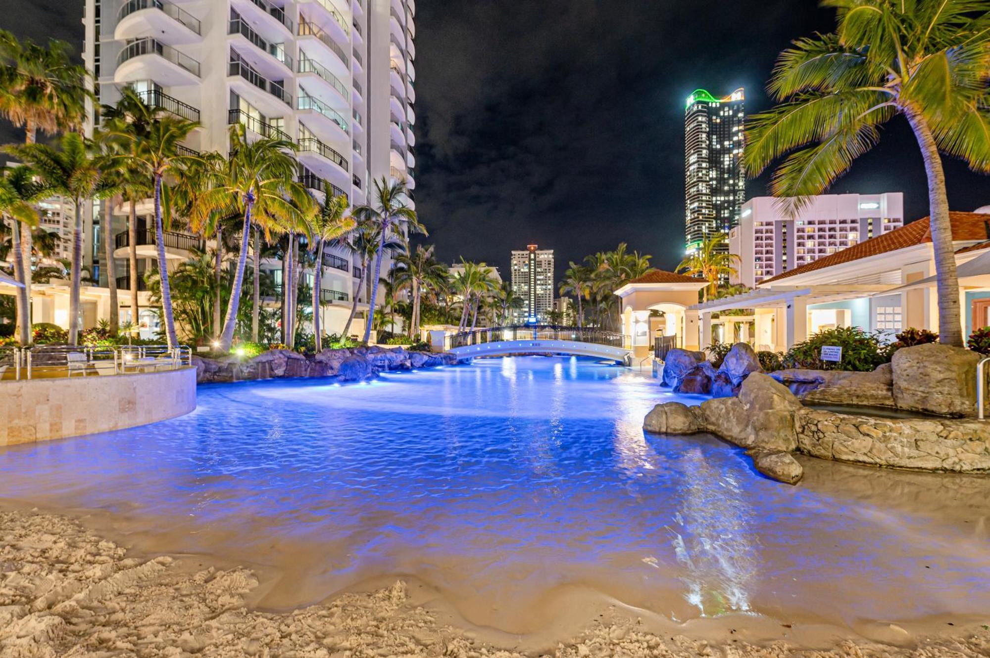 Apartment Spectacular Ocean View 3 Pools Gym And Sauna Gold Coast