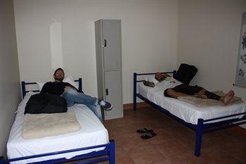 Budds In Surfers Backpackers Hostel *