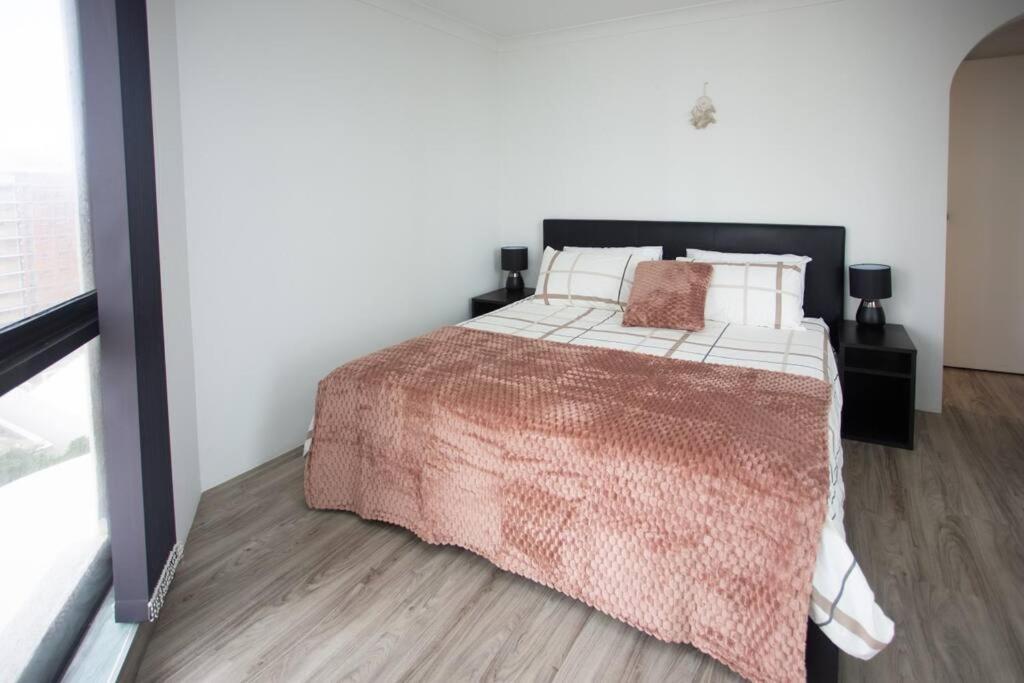 Apartment Surfers Paradise 2 Bedroom Orchid Ave