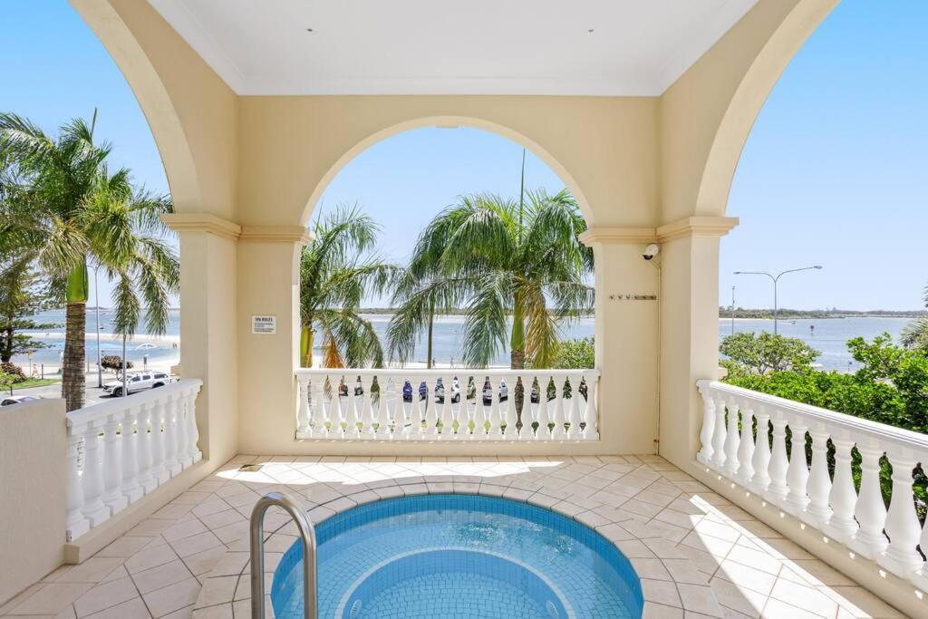 Apartment Exceptional Luxury ~ Broadwater Beauty ~ Free Parking ~ Location Gold Coast