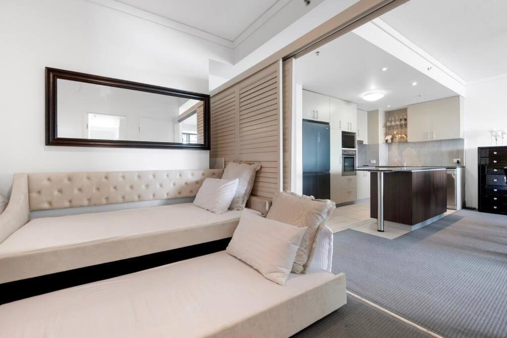 Apartment Exceptional Luxury ~ Broadwater Beauty ~ Free Parking ~ Location Gold Coast