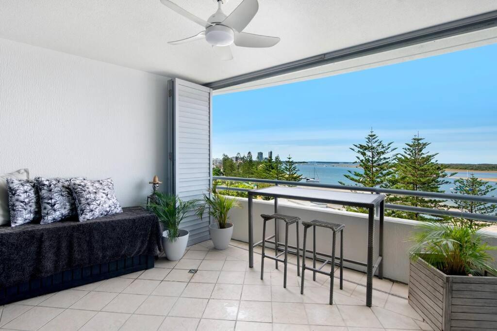 Exceptional Luxury ~ Broadwater Beauty ~ Free Parking ~ Location Apartment Gold Coast