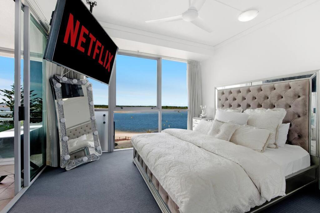 Apartment Exceptional Luxury ~ Broadwater Beauty ~ Free Parking ~ Location Gold Coast