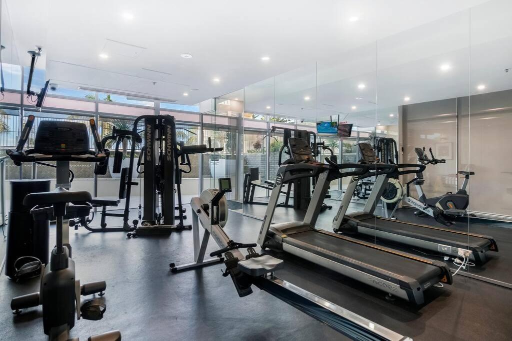 Exceptional Luxury ~ Broadwater Beauty ~ Free Parking ~ Location Gold Coast