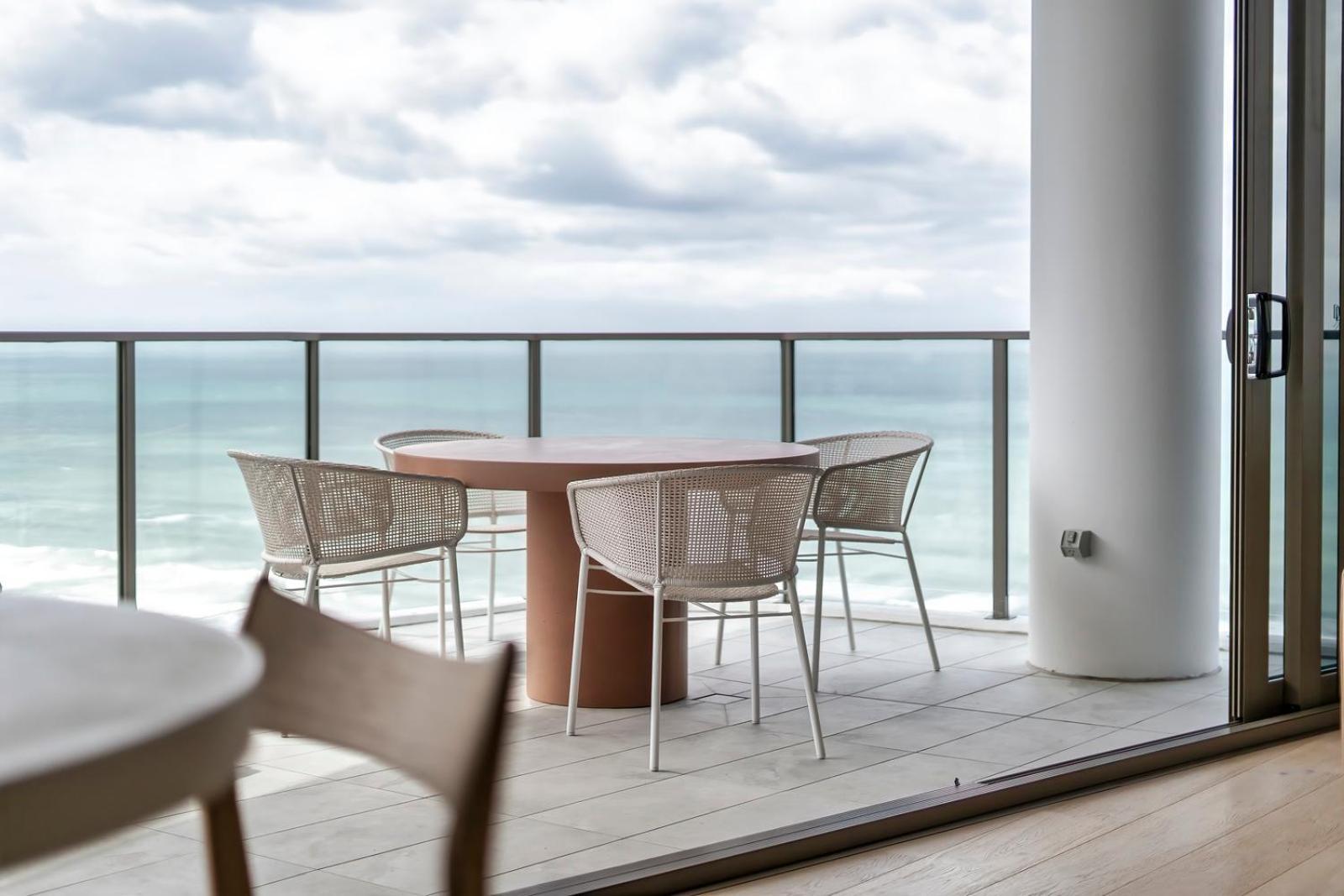 Apartment Dawn - Gclr
