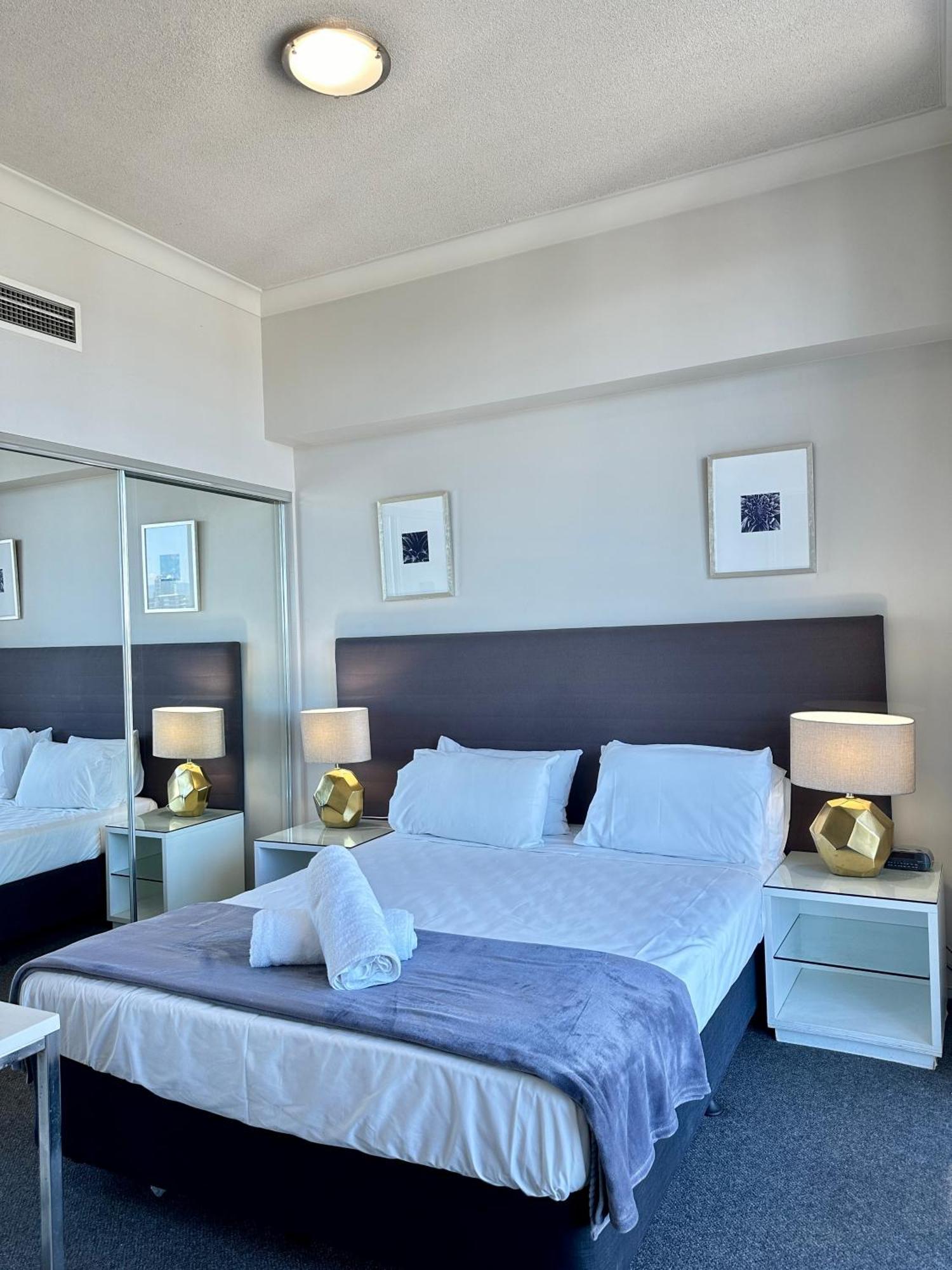 Apartment Chevron Renaissance - Style Living By Premium *