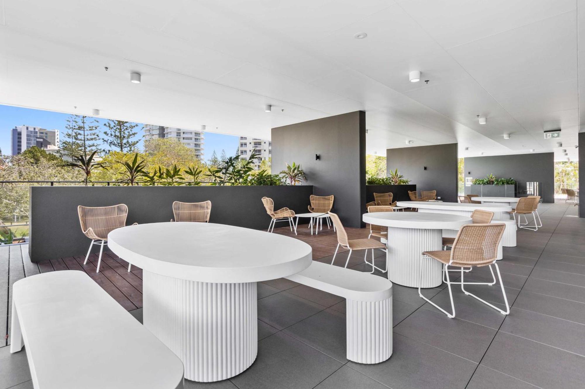 2 Bedroom Luxury In Burleigh Heads! Gold Coast