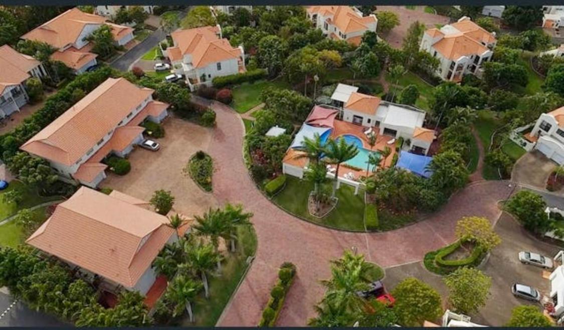 Large Studio In The Heart Of Hope Island & Sanctuary Cove *