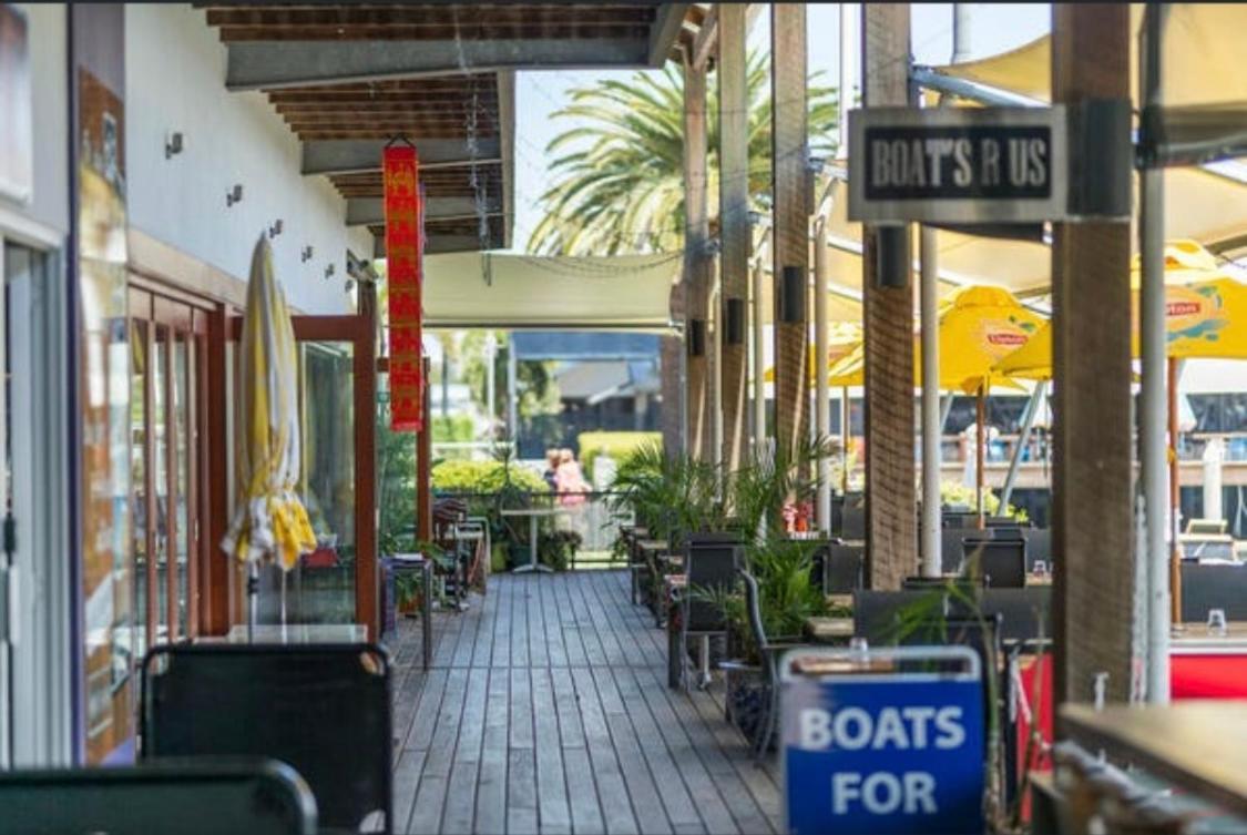 Large Studio In The Heart Of Hope Island & Sanctuary Cove Guest house Gold Coast